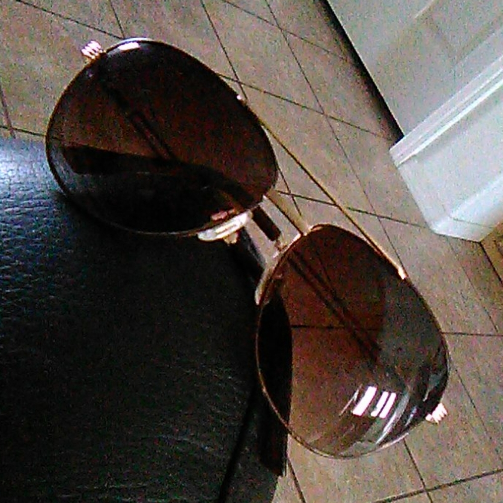 Vince Camuto aviators